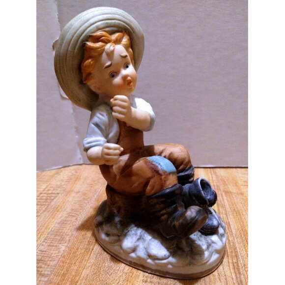 Vintage Country Boy Fishing Ceramic Figurine Statue Pole Missing - Picture 4 of 16